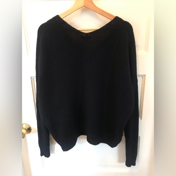 Vince sweater in very dark navy. - Picture 3 of 6